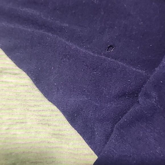 LuLaRoe Quarter Length Sleeve Tee - Picture 3 of 4